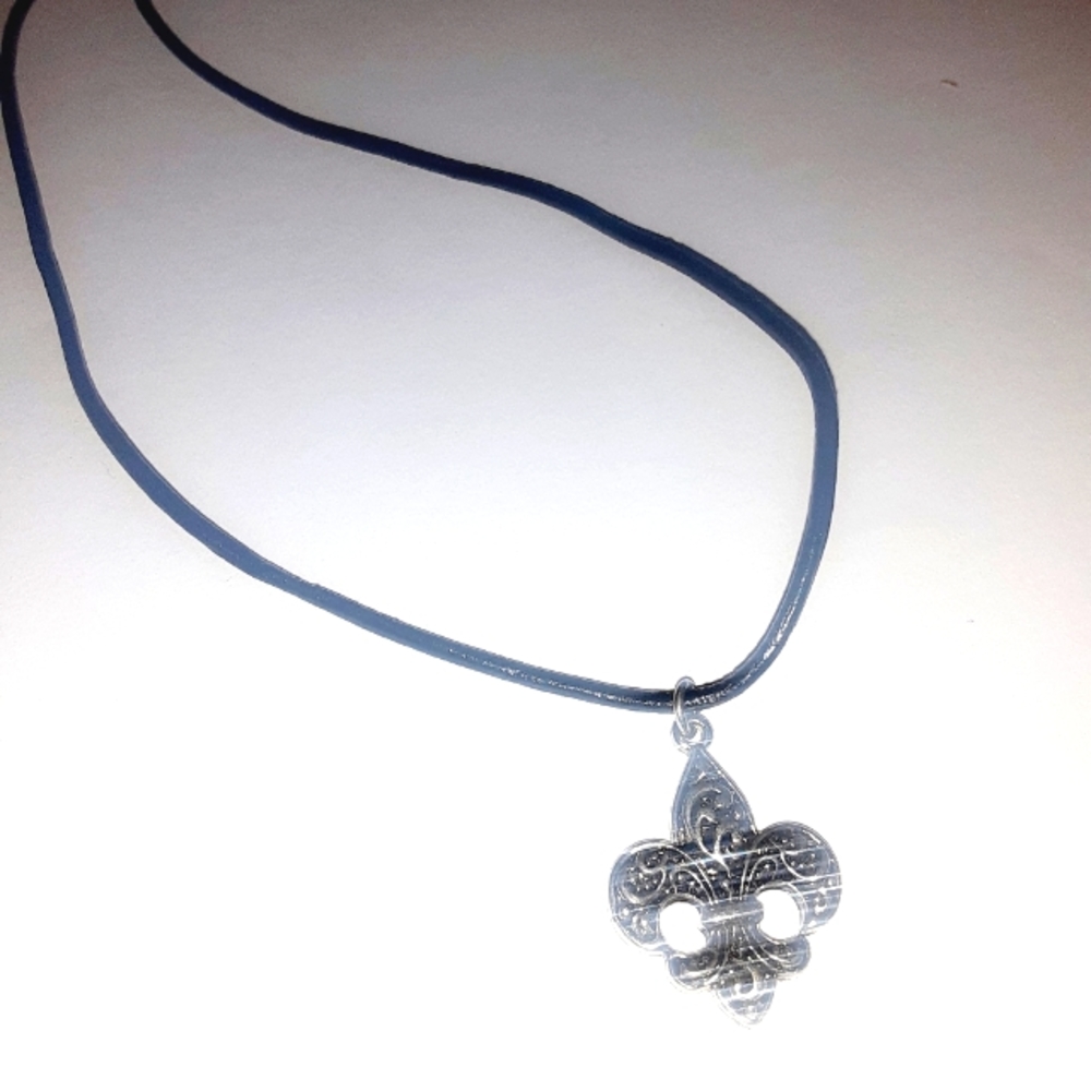 Fleur-de-lis pendant